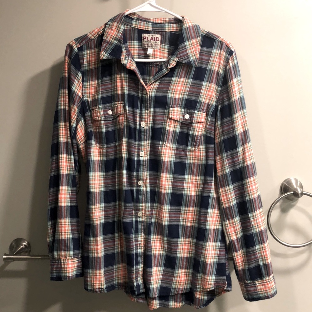 Plaid button down long sleeve shirt